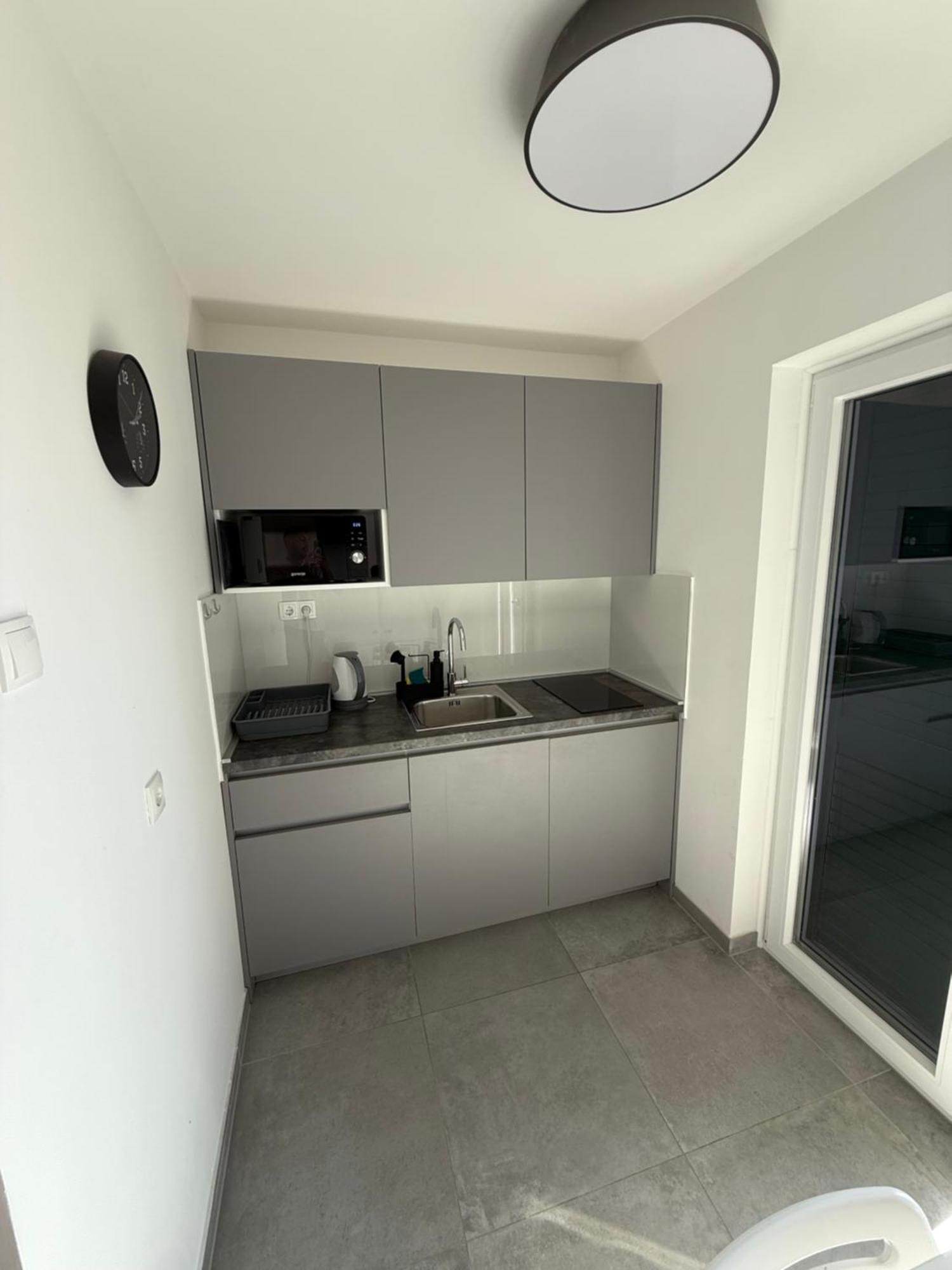 Apartmani Lovren Novalja Exterior foto